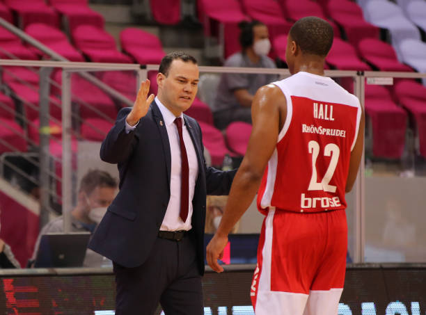 连入两球 连入两球