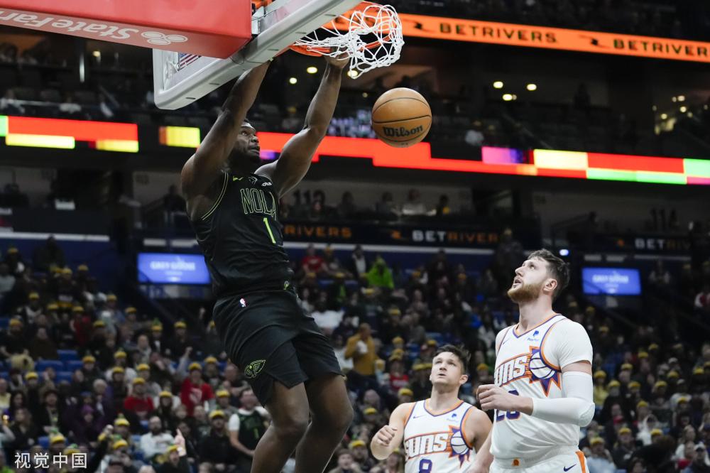 阿迪达斯在 阿迪达斯在